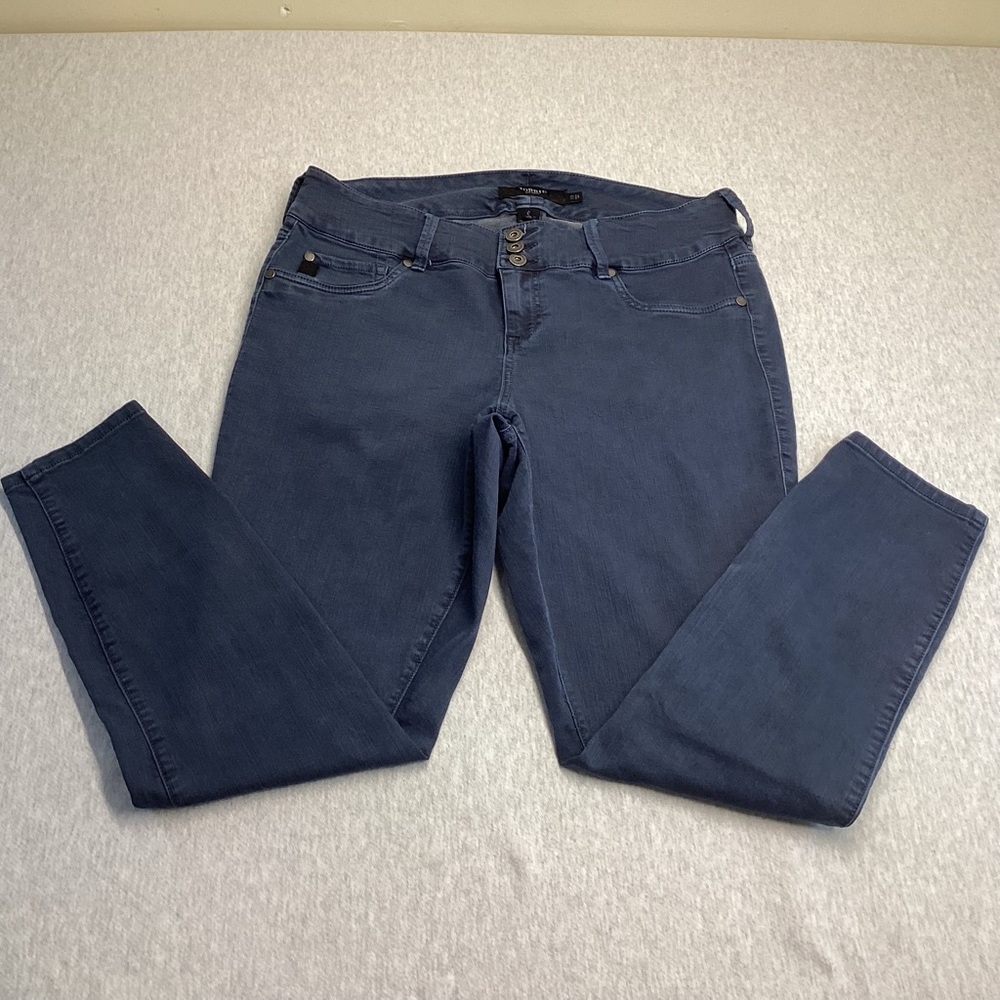 TORRID DARK WASH DENIM WOMEN’S JEANS DENIM STRETCH SIZE: 16 R COLOR: GRAY